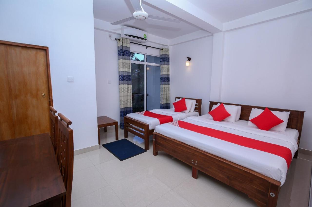 Oyo 438 Sarala Residence Hotel Kandy Eksteriør billede