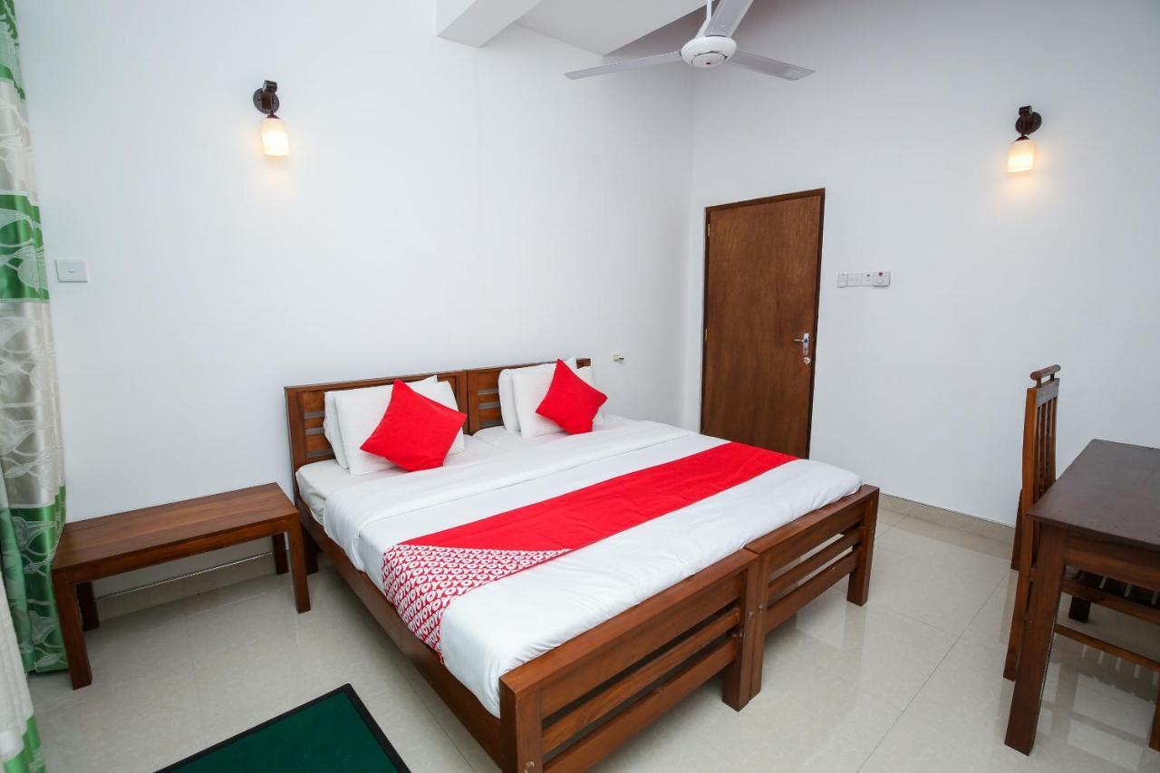 Oyo 438 Sarala Residence Hotel Kandy Eksteriør billede