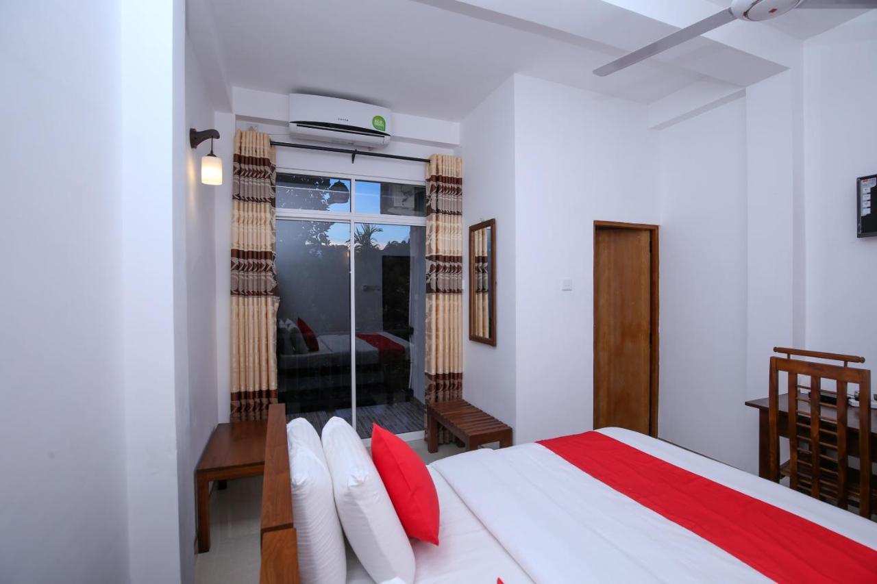 Oyo 438 Sarala Residence Hotel Kandy Eksteriør billede