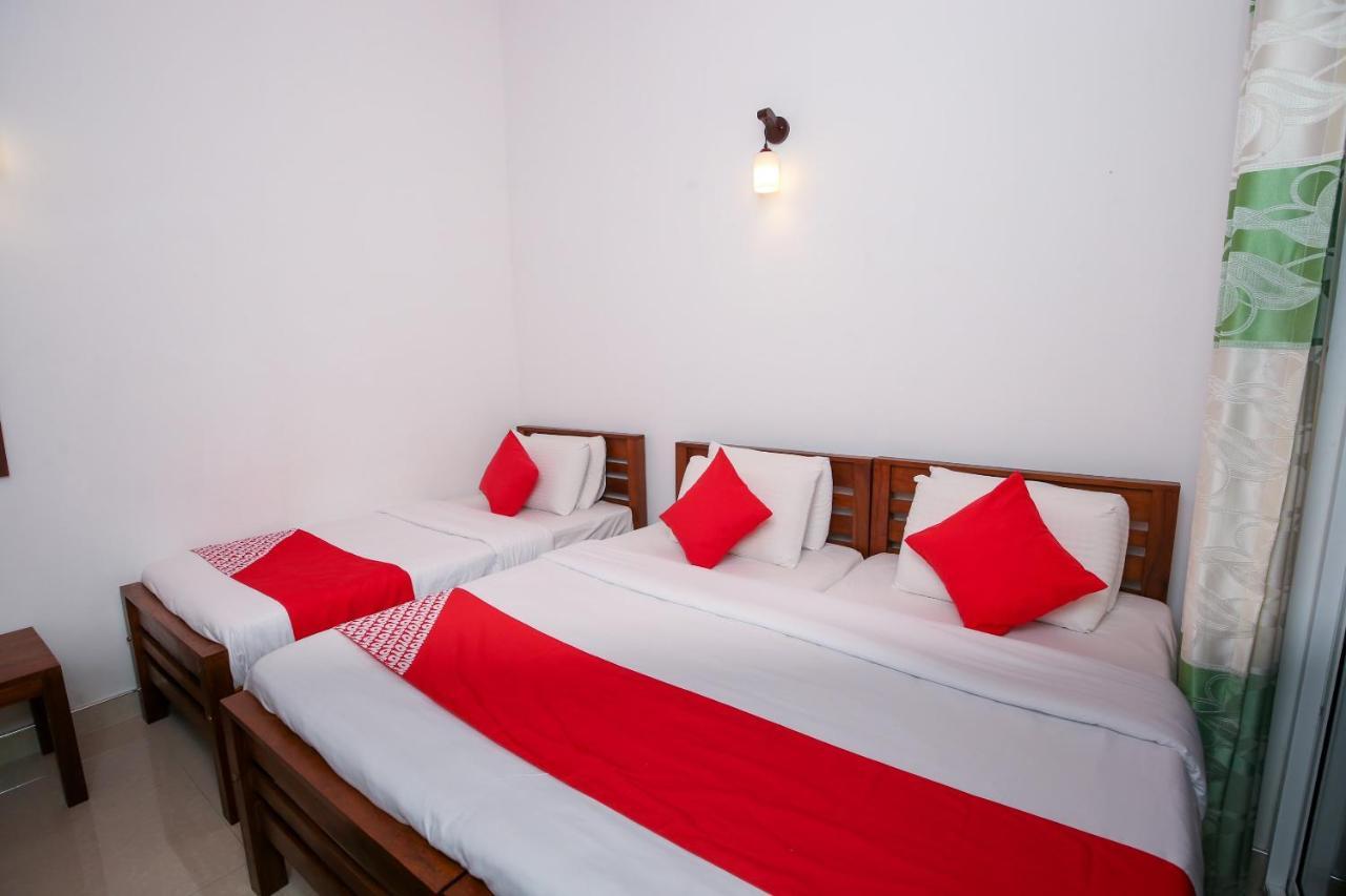 Oyo 438 Sarala Residence Hotel Kandy Eksteriør billede