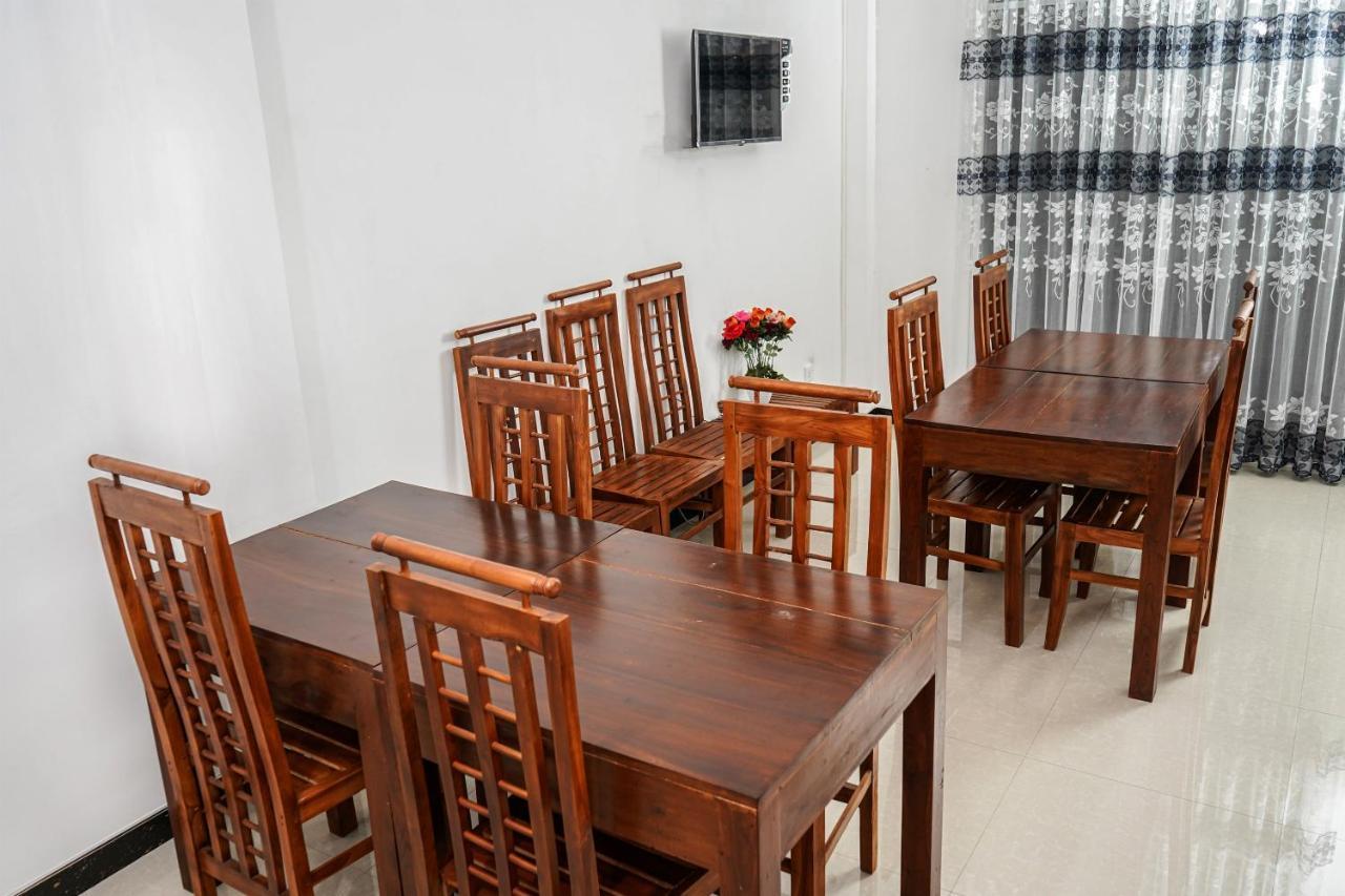Oyo 438 Sarala Residence Hotel Kandy Eksteriør billede