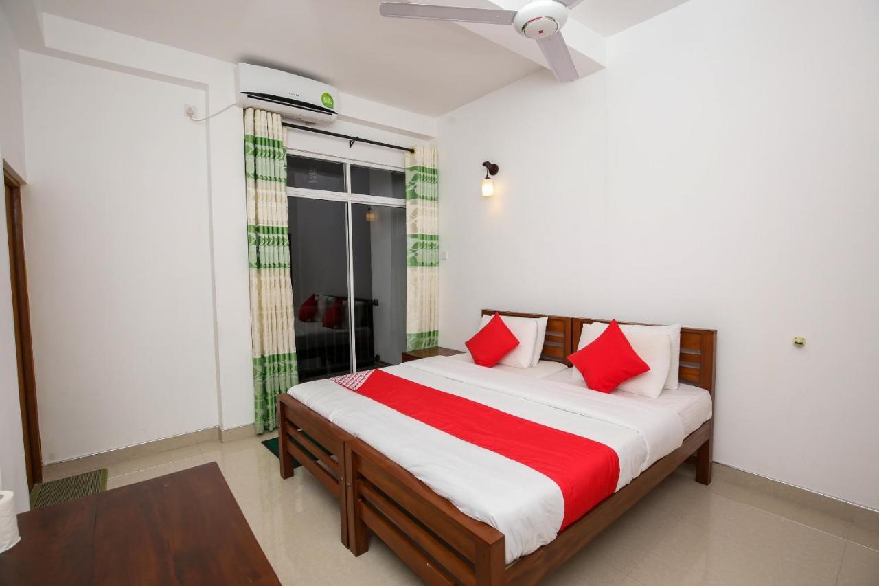 Oyo 438 Sarala Residence Hotel Kandy Eksteriør billede